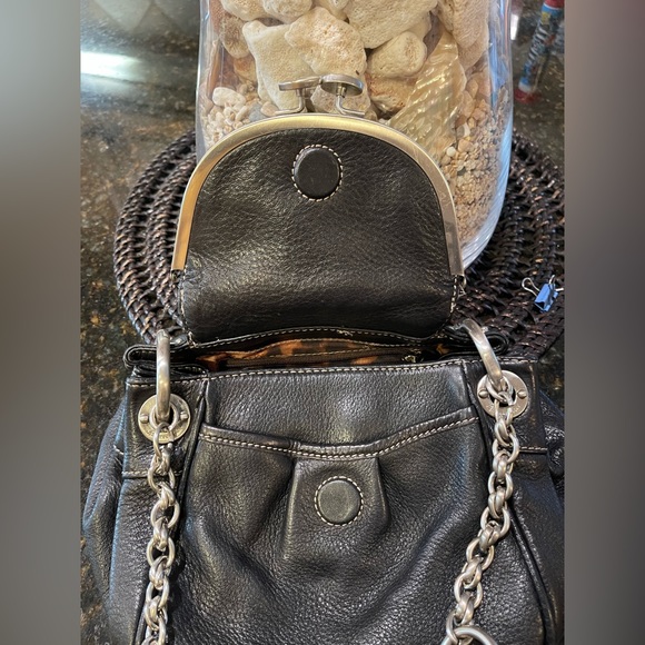 Beautiful all leather small purse by “B Makowsky” surprisingly roomy, - Picture 9 of 9